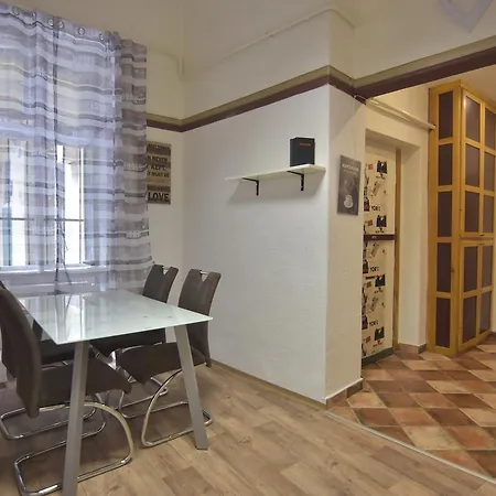 Historic Feelings By Gozsdu Entrance Apartment